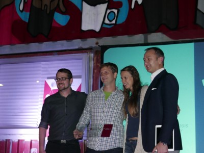 CREA_Bussines Idea Contest_zmagovalna ekipa Homey z investitorjem